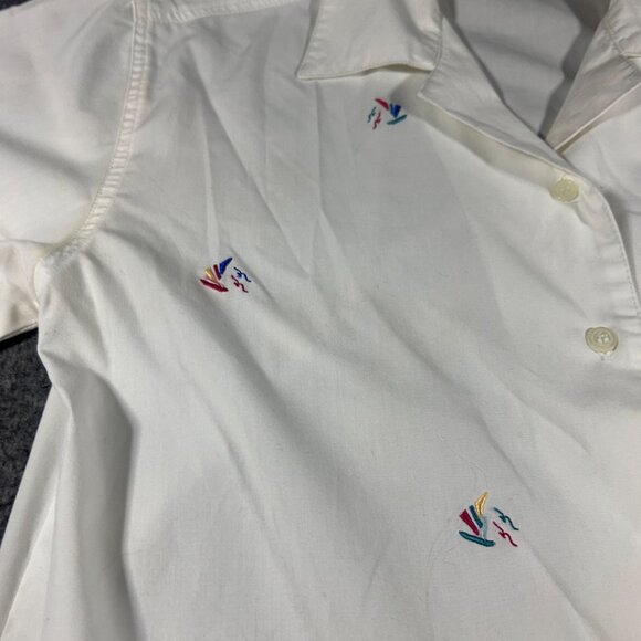Vintage White Button Up Top Size M Embroidered Sailboats Classic 90s Coastal Gma - Picture 3 of 11